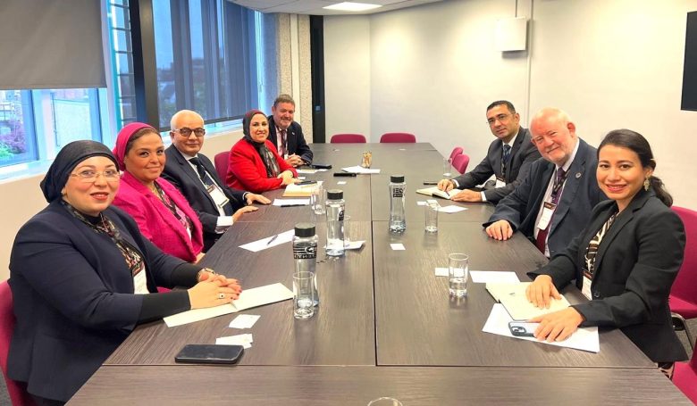 وزير التربية والتعليم يلتقى بممثلي هيئة كامبريدج الدولية لتعزيز سبل التعاون الثنائي 1 img 20240521 wa0059