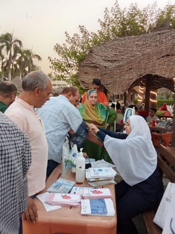 يوم طبى مجانى للمعلمين وأسرهم بالتعاون مع مستشفى السلام الدولي 3 almomken.com 1N7hDcYk