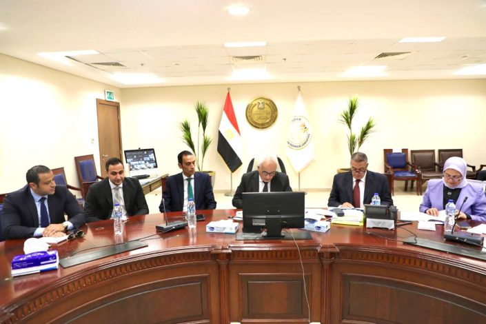 ضبط بعض حالات الغش الاليكترونى فى عربى الثانوية العامة واتخاذ الإجراءات القانونية 4 almomken.com 7Fs0zxcm