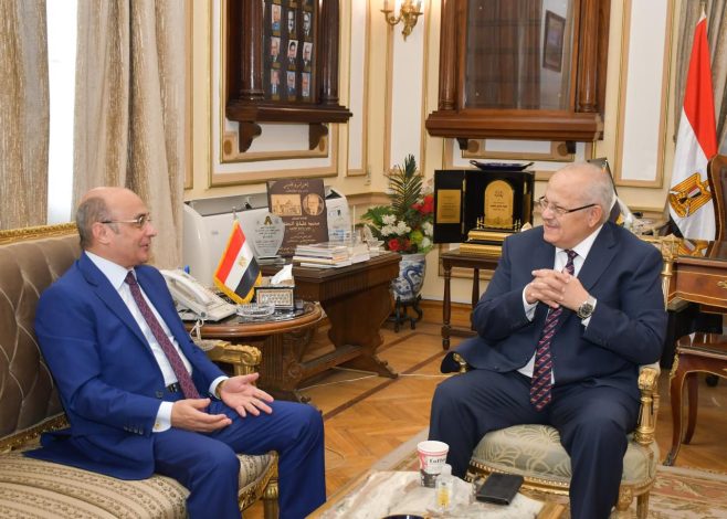 رئيس جامعة القاهرة يستقبل وزير العدل للتعاون العلمي بين وزارة العدل والجامعة 1 almomken.com 7p3JzpEH