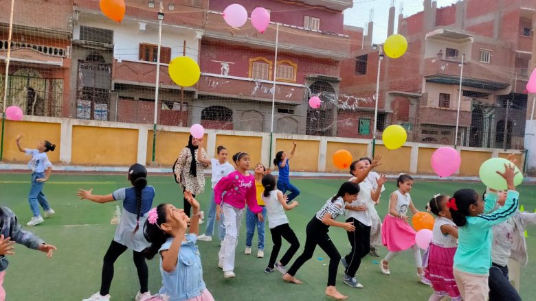 لليوم الثالث العيد احلى فى مراكز الشباب 8 almomken.com 8D133BWo