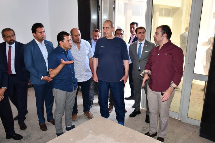 وزير الشباب والرياضة يتفقد تطوير مدرسة الموهوبين رياضيا الدولية 4 almomken.com 8ZC1R9gC