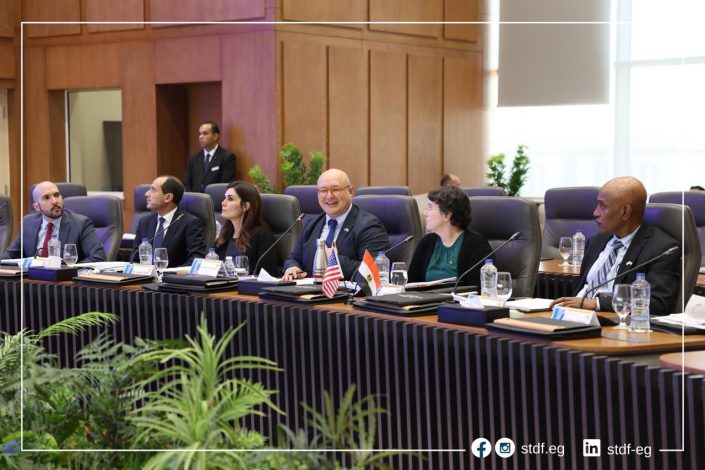 عاشور يشهد اجتماع المجلس المصري الأمريكي المُشترك للعلوم والتكنولوجيا 5 almomken.com FUKSRNEs