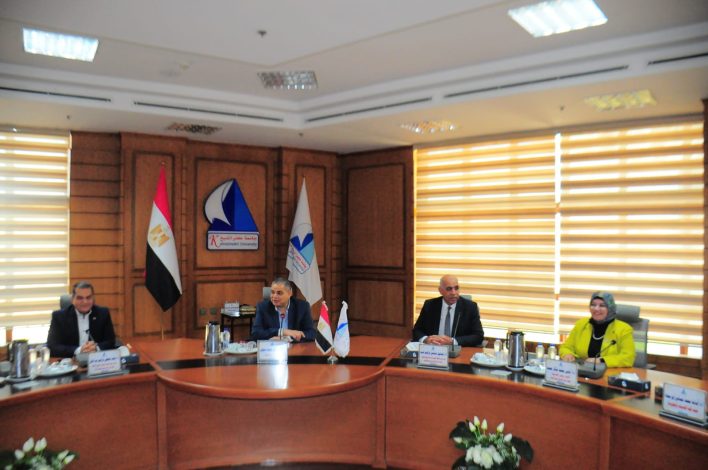 رئيس جامعة كفر الشيخ يؤكد على حسن سير أعمال الامتحانات 1 almomken.com LyjT2P0i