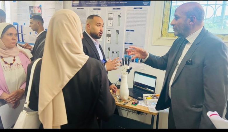 أمين عام صندوق تطوير التعليم يشهد مناقشة مشاريع طلاب الكلية التكنولوجية بالقاهرة 2 almomken.com PnIxD9iF