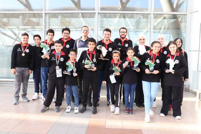 المنتخب القومي للناشئين للشطرنج يفوز ببطولة أفريقيا و المركز الاول ب١٠ميداليات متنوعة 2 almomken.com Y96k6Phj