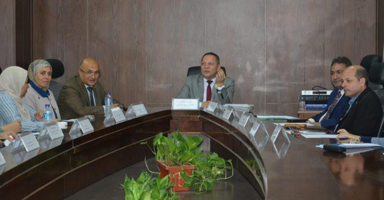 اجتماع مثمر لمجلسى قطاع الدراسات العليا والبحوث بجامعة دمياط 1 almomken.com rBdgT20k