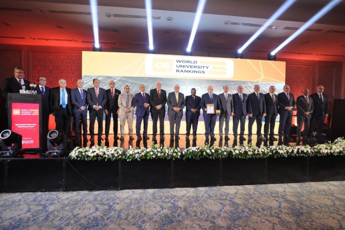 تكريم رؤساء وممثلي الجامعات المُدرجة بتصنيف QS العالمي 15 almomken.com 3TCrZsUM