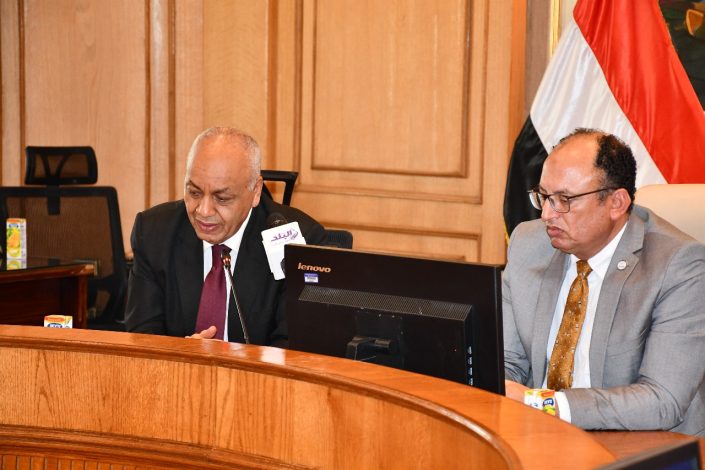 حلوان تنظم المنتدى الزراعي الأول لمواجهة التغيرات المناخية على الأنتاج المصري 6 almomken.com AbUUuttC