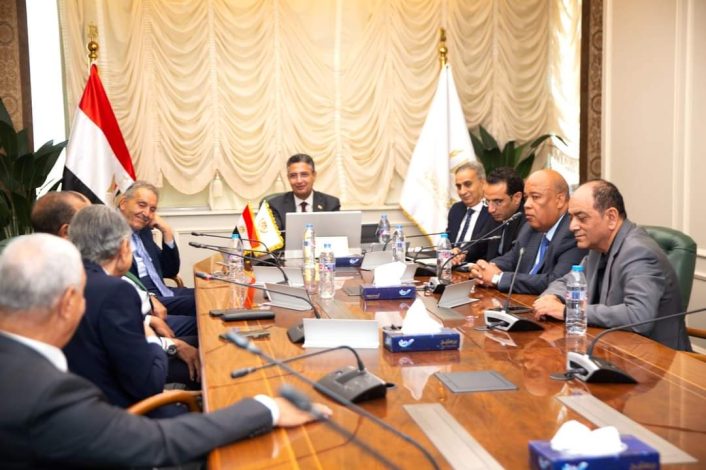 وزير التموين والتجارة الداخلية يستقبل وفداً من الاتحاد العام للغرف التجارية 3 almomken.com Idl2mUCz