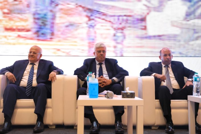 وزير التعليم العالي ورئيس جامعة القاهرة يشهدان افتتاح المؤتمر العلمي السنوي لكلية الطب القاهرة 8 almomken.com VATNgJ6h