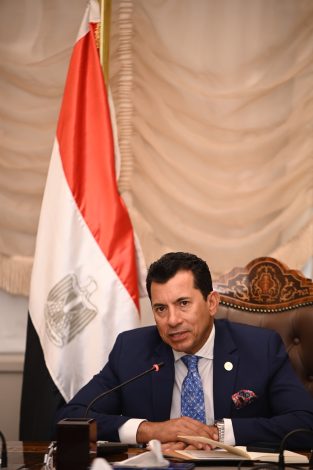 اللجنة العليا للرياضيين بوزارة الرياضة تتابع حالة السباحه شذي نجم 1 almomken.com jeNN4NMN