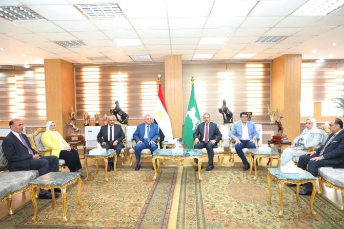 رئيس جامعة الزقازيق يهنئ محافظ الشرقية الجديد بثقة القيادة السياسية 1 almomken.com tDcSOvF2