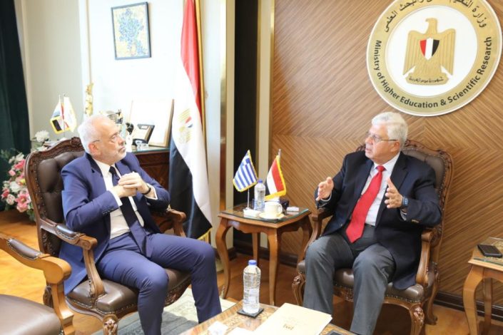 وزير التعليم العالي يستقبل سفير اليونان لبحث التعاون المشترك 4 almomken.com 6x3JxIBg