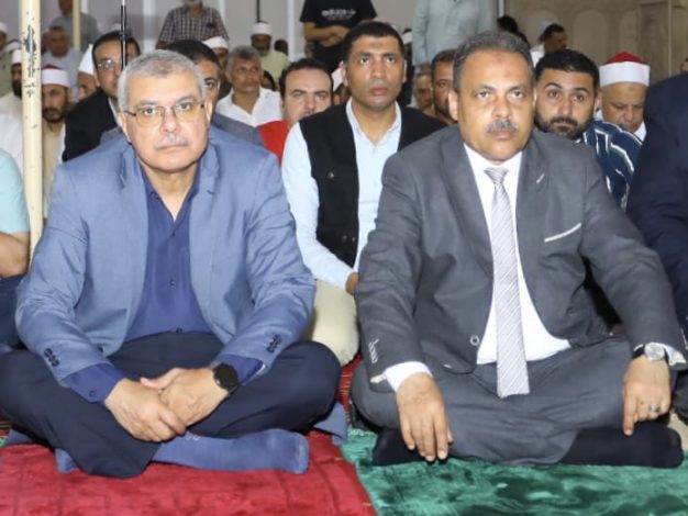 محافظ الشرقيه ورئيس جامعة الزقازيق يشاركان في احتفال وزارة الأوقاف بذكرى المولد النبوي الشريف 1 almomken.com 9yIqhtwF