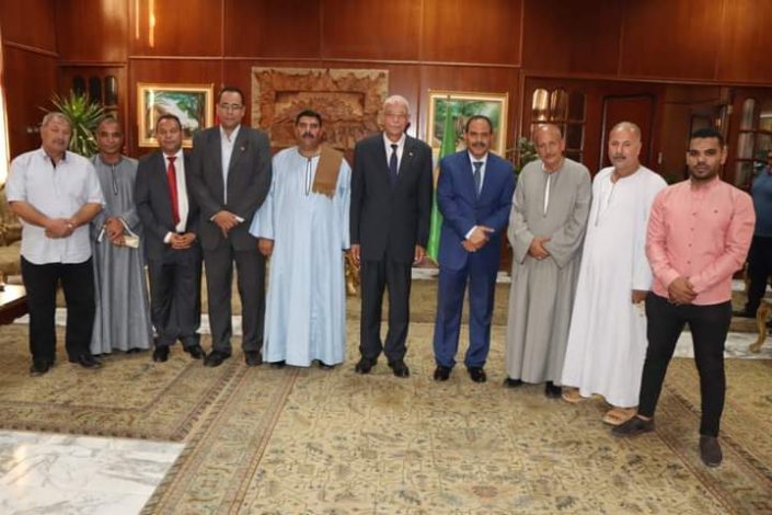 النقابة العامة للفلاحين وصغار المزارعين تكرم رئيس جامعة المنوفية 1 almomken.com QQo25Cph