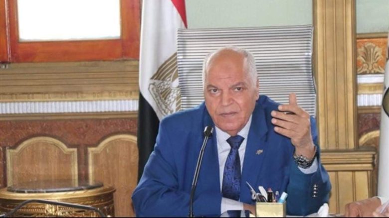 نقابة المعلمين تنعى معلم ديرمواس بالمنيا ضحية القهر من مدير الإدارة التعليمية 1 almomken.com Vq9syjye