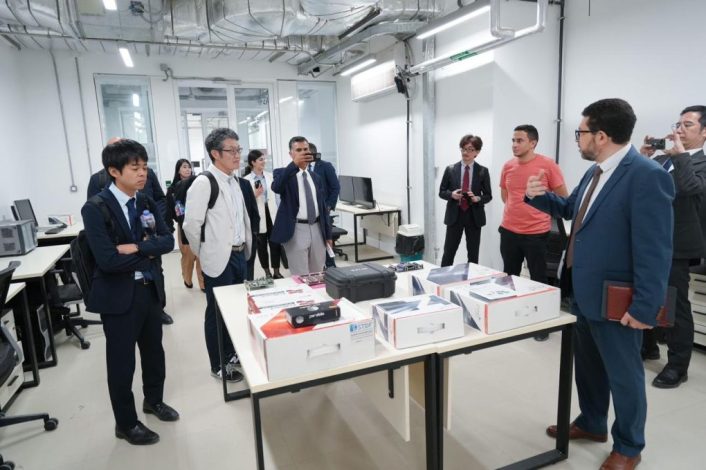 وفد من جامعة كيوشو يزور الجامعة المصرية اليابانية لتعزيز التعاون الأكاديمى 3 almomken.com 0jLsWytg