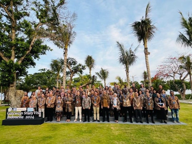 وفد التعليم العالي يشارك في مبادرة بوابات التعلم الرقمي العام بإندونيسيا 4 almomken.com 5QS24FvG