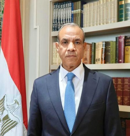 وزير الخارجية يسلم رسالة من الرئيس السيسى إلى رئيس أوغندا 2 almomken.com 630koO4J