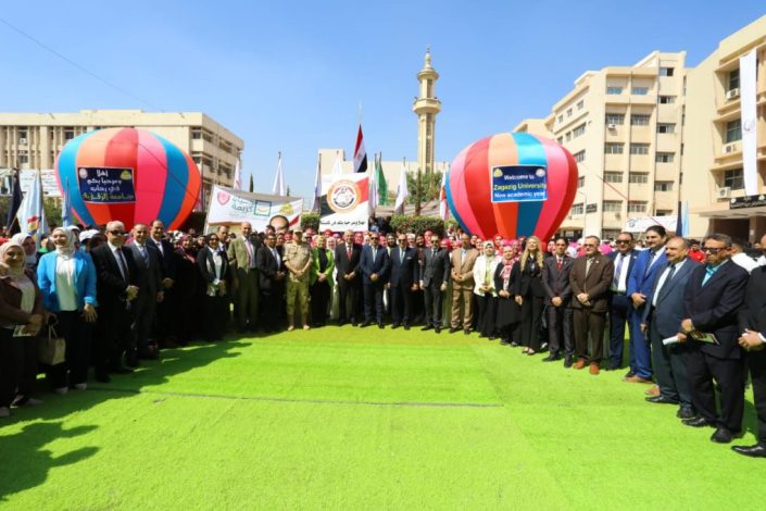محافظ_الشرقية ورئيس جامعة الزقازيق يشهدان إحتفالية الجامعة بالعام الجامعي الجديد 2 almomken.com 7bEyNfIz