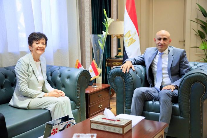 تعاون مصرى سويسرى فى مجال التعليم قبل الجامعي 2 almomken.com ElAGQRRv