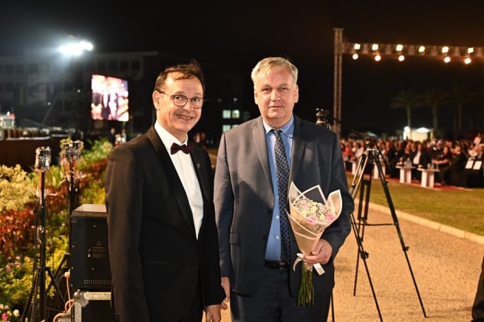 يورجن شولتس .. الألمانية بالقاهرة و الدولية بالعاصمة الإدارية من انجح و أكبر الجامعات لعابرة للحدود. 3 almomken.com G9ZZvjcS