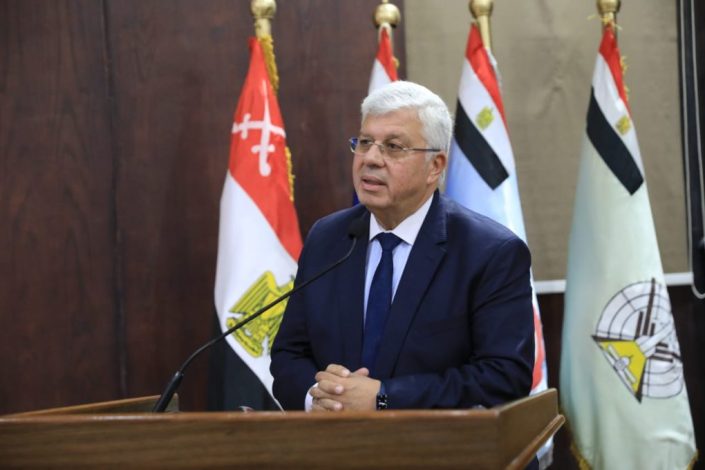 وزير التعليم العالى يلقى محاضرة بكلية القادة والأركان 3 almomken.com Gr9YHIRG