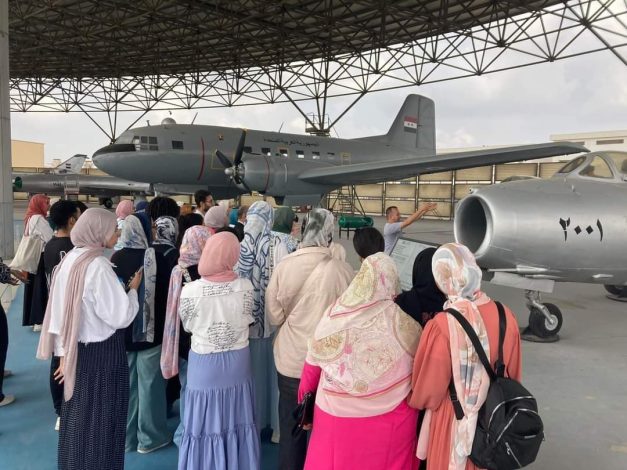 الفنون التطبيقية بجامعة حلوان تنظم رحلة علمية لمتحف القوات الجوية احتفالاً بانتصارات أكتوبر 7 almomken.com M6692XPo