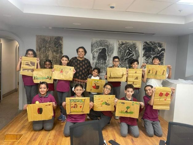 أتوبيس الفن الجميل يواصل جولاته الثقافية ضمن مبادرة "بداية" 6 almomken.com SBcQadkO