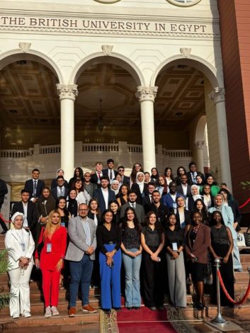 اللجنة الوطنية للشباب والمناخ يشاركون في محاكاة قمة المناخ COP29 Simulation بالجامعة البريطانية بالقاهرة 5 almomken.com hhi4Y9TI