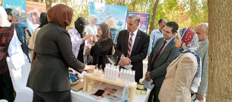 ملتقى للتوظيف بجامعة هليوبوليس وتوقيع مذكرة تفاهم مع نقابة صيادلة الشرقية 2 almomken.com jMStVtII