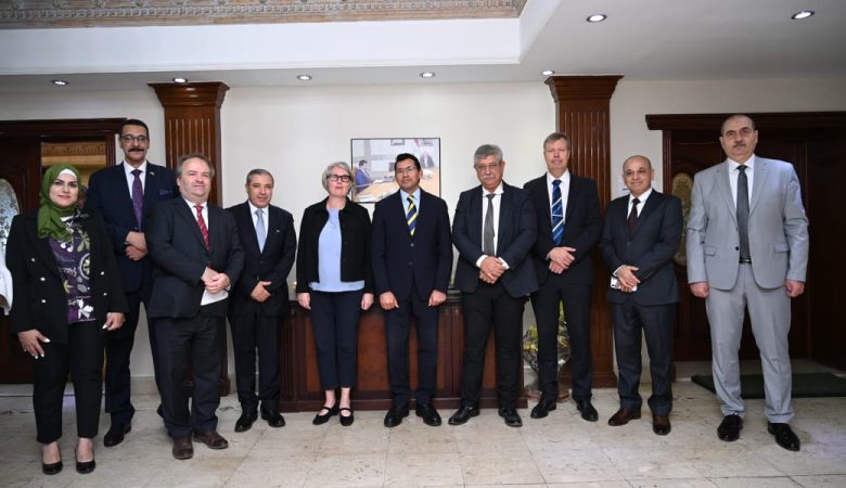 وزير الشباب والرياضة يبحث مع سفيرة فنلندا بالقاهرة تعزيز أطر التعاون الثنائي المشترك في مجال الطب الرياضي 4 almomken.com jxV7LzOR