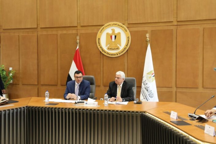 وزيرا التعليم العالي والإسكان يستعرضان تشغيل جامعتي العلمين الدولية والمنصورة الجديدة 5 almomken.com xhPyjGN3