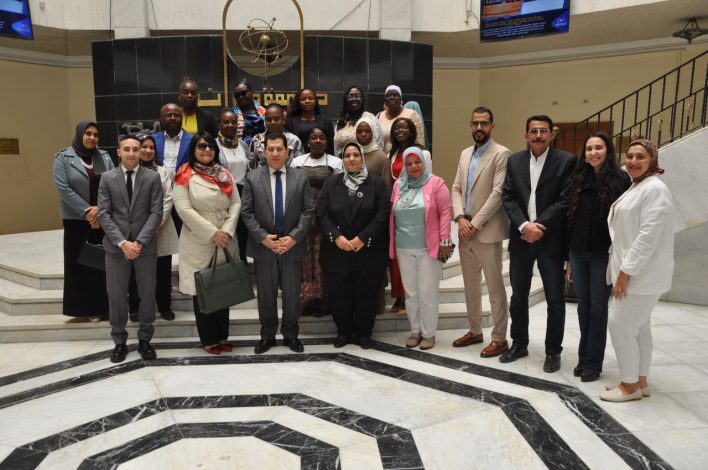 تمريض حلوان تحتفل بتخرج الدفعة الثانية من برنامج تنمية قدرات الفريق الصحي بالدول الأفريقية 6 almomken.com yfVn7o0j