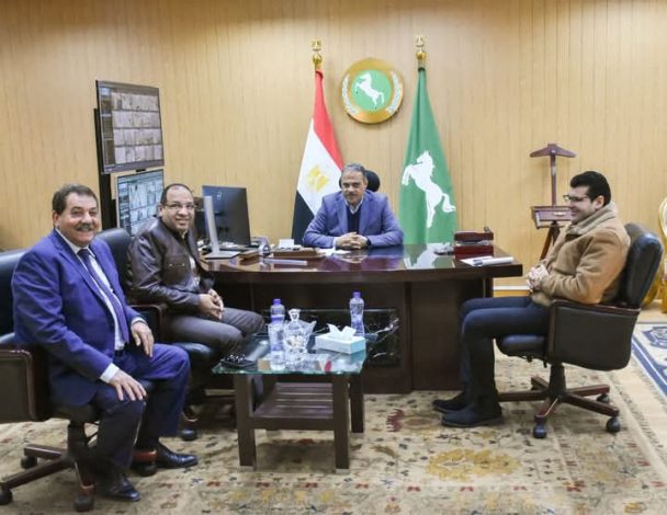 محافظ الشرقية يلتقي نواب البرلمان لإستعراض وحل مشاكل المواطنين بدوائرهم المختلفة 2 almomken.com zp2tctx2