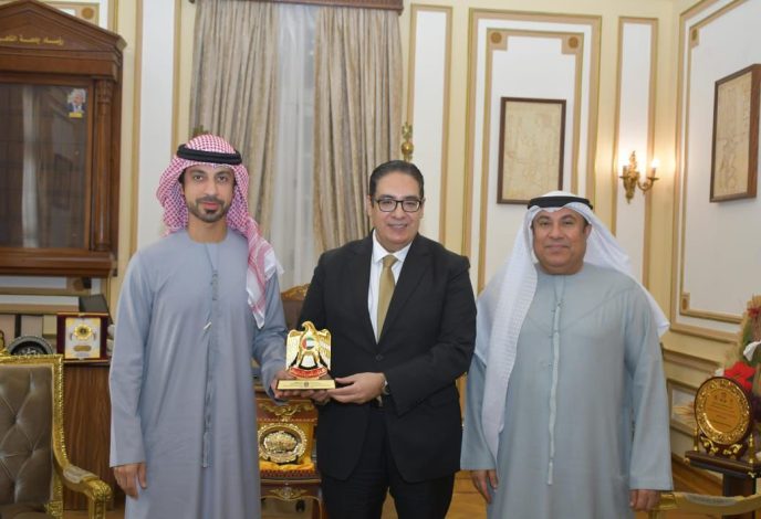 رئيس جامعة القاهرة يستقبل ملحق التعليم وعلوم التكنولوجيا لدولة الإمارات 4 almomken.com 1D8lLBG0