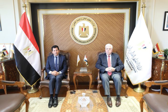 عاشور يترأس مجلس إدارة الاتحاد الرياضي للجامعات 6 almomken.com FjKKA7Sv