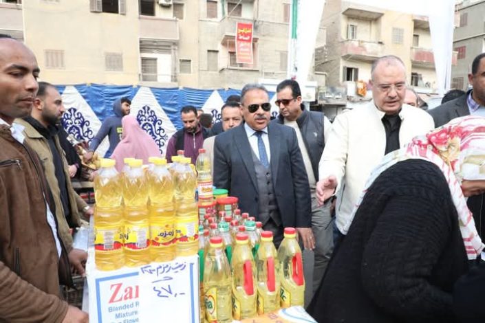 محافظ الشرقيةالشرقية يفتتح سوق اليوم الواحد بمدينة بلبيس 2 almomken.com IGf10QV9