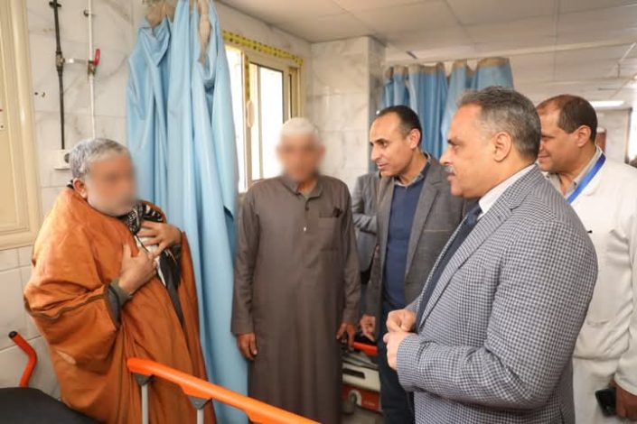 محافظ الشرقية يُتابع إنتظام العمل بمستشفى القنايات المركزي 2 almomken.com LyXsXFos