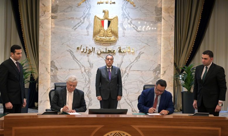 التعليم العالي واتحاد مجالس البحث العلمي العربية يوقعان مذكرة تفاهم للاستفادة من خدمات بنك المعرفة المصري إقليمياً 2 almomken.com P5LiRKwV