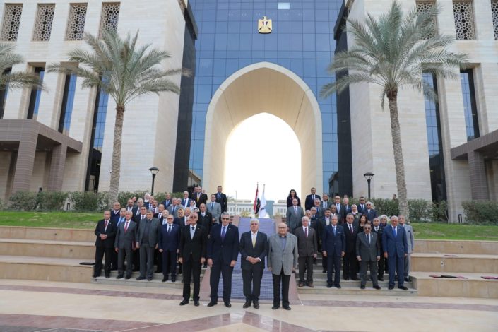 وزير التعليم العالي يترأس الاجتماع الأول لرؤساء وأمناء لجان قطاعات التعليم الجامعي بالمجلس الأعلى للجامعات 5 almomken.com RFvJo3hq