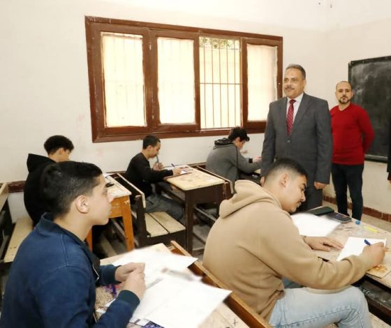 محافظ_الشرقية يتفقد لجان إمتحانات الشهادة الإعدادية 2 almomken.com YqkU6r3M