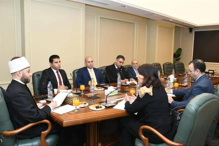 وزير الأوقاف يستقبل وفدًا من مكتب الأمم المتحدة المعني بالمخدرات والجريمة لبحث آفاق التعاون المشترك 2 almomken.com g7UWgMrg
