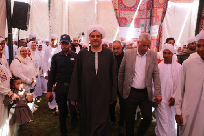 جامعة الأقصر تشارك في فعاليات منتدى دندرة الثقافي بمعرض للفنون التشكيلية 2 almomken.com me23JcJc