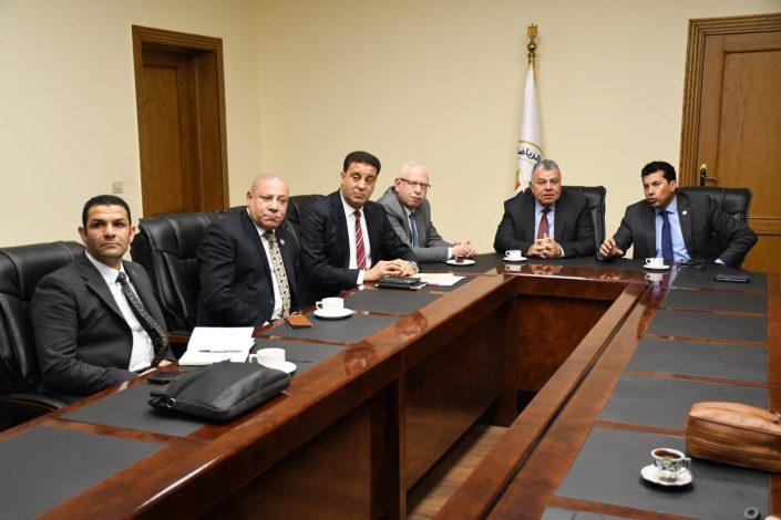 وزير الرياضة يلتقي مسؤولي جهاز مشروعات الخدمة الوطنية لمناقشة المشروعات الاستثمارية 4 almomken.com ysPgDV46