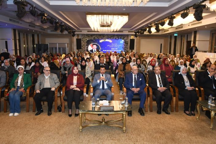 وزير الشباب والرياضة يلتقي منسقات وعضوات أندية الفتاة والمرأة بالمحافظات لبحث سبل التطوير والتحديات 4 almomken.com 11cxsBxz