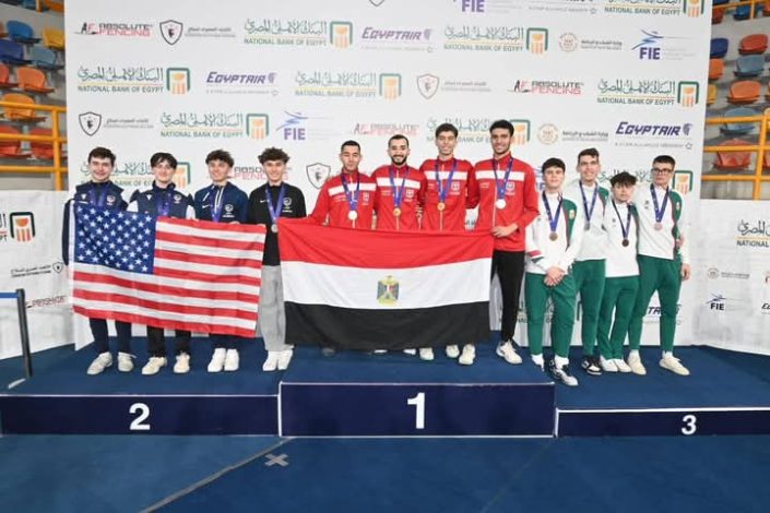 وزير الرياضة يهنئ منتخب الناشئين بذهبية كأس العالم لسيف المبارزة بالعاصمة الإدارية الجديدة 4 almomken.com 1AdhWoe6