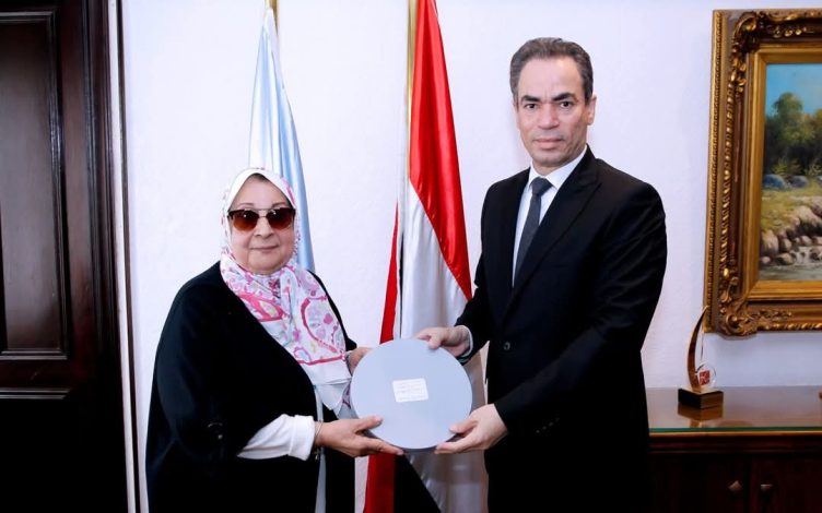 تلاوات نادرة للشيخ محمد رفعت تذاع في رمضان لأول مرة 2 almomken.com A3xM5m2k