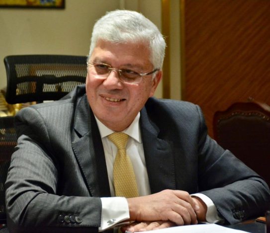 هام جدا منح جديدة من الجامعة الأمريكية لطلاب الثانوية العامة 2 almomken.com M4juq9Mj